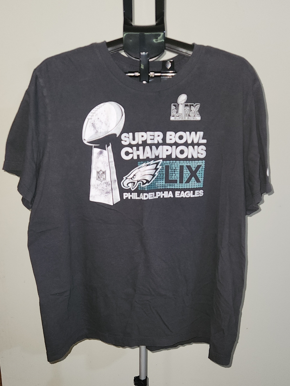 Philadelphia Eagles Nike Super Bowl Champions Tee - Chsrcoal Gray. XXL.